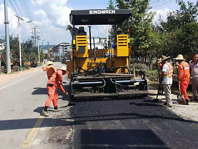 Асфальтоукладчик GYA6000L (B)